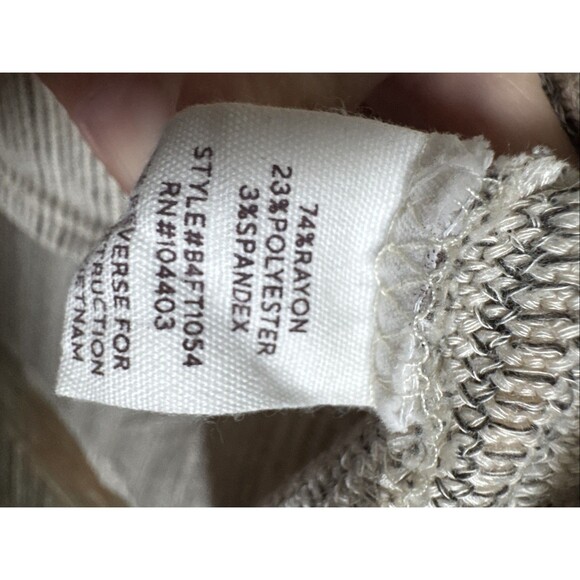 Blu Pepper Large Super Soft Gray And Cream Striped Short Sleeve Knit Top V-Neck - Picture 8 of 11